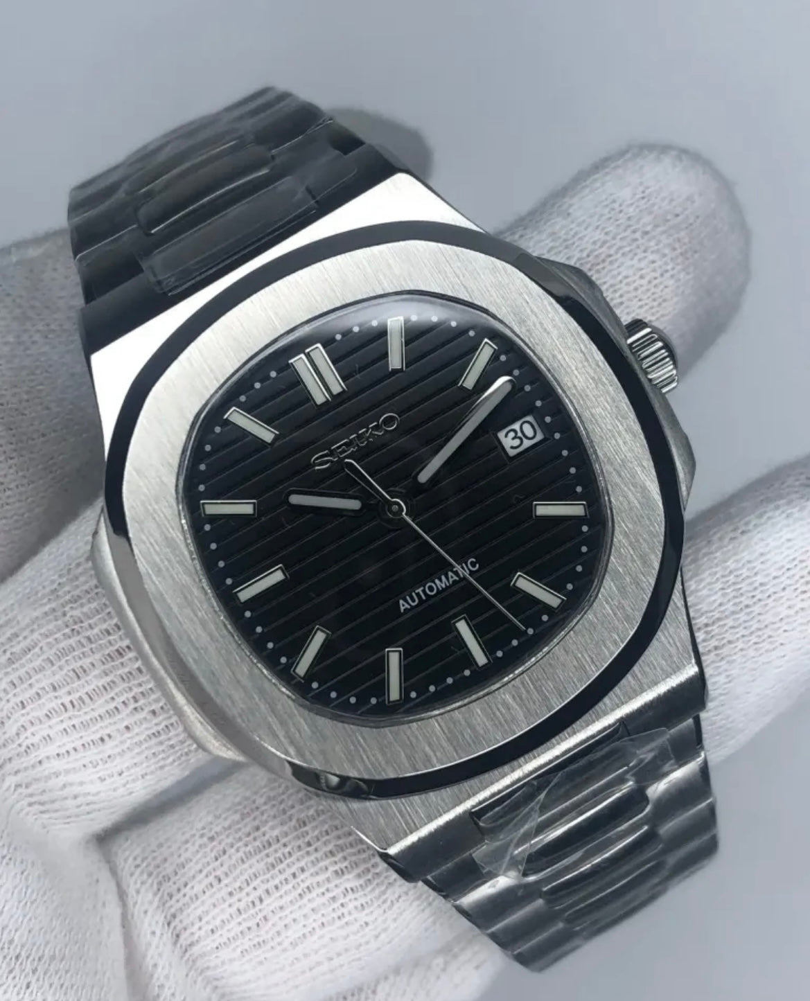 SEIKOLUS NOIR